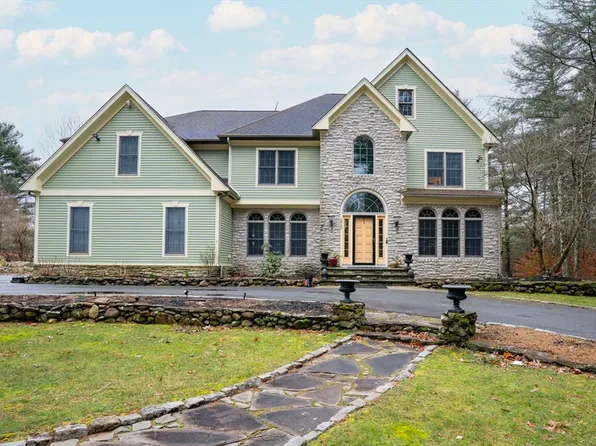 1560 Copicut Rd, Westport, MA 02790