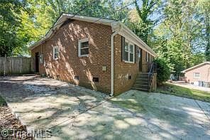 2nd image of 2941 Marthas Pl