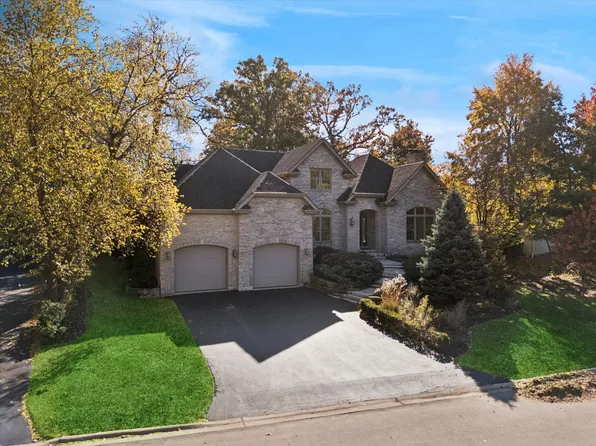6450 Apache Dr, Indian Head Park, IL 60525