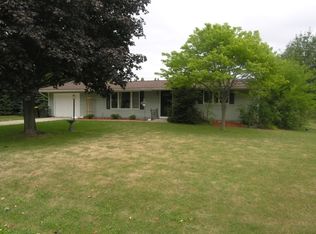 3892 Red Oak Ct, Oshkosh, WI 54902