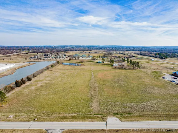 1409 S Wickham Rd, Sapulpa, OK 74066