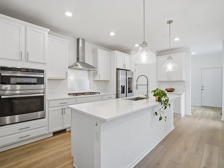 331 Didier Ct — Photo 6