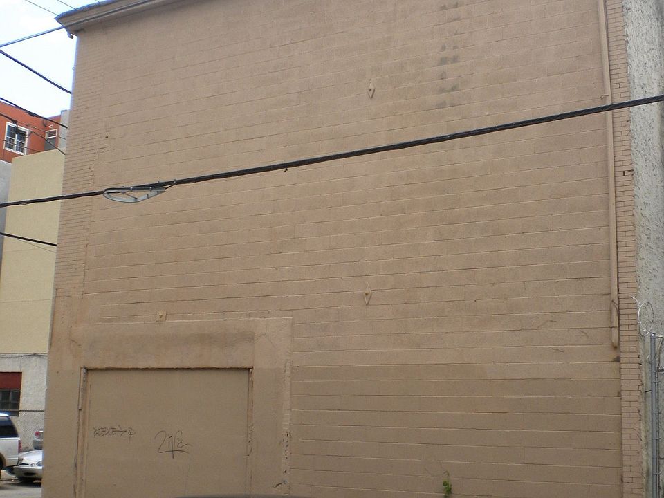 2nd image of 1418 W Stiles St
