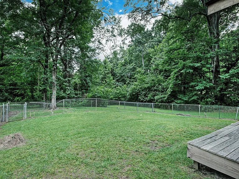 1015 Adkins Blvd — Photo 8