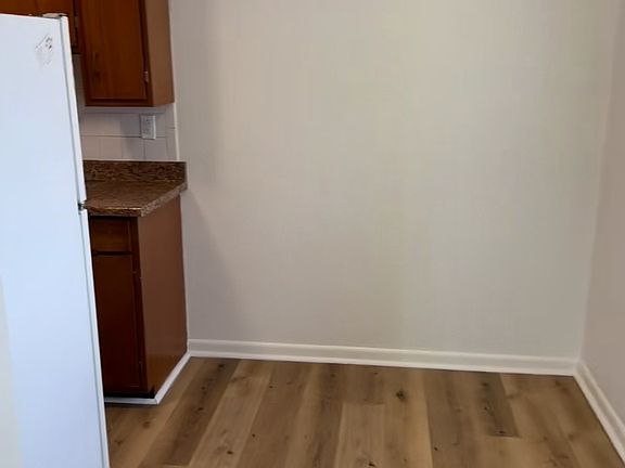 5th image of 2252 Fauver Ave APT A