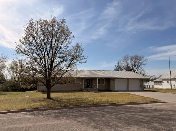 816 N 4th St, Lincoln, KS 67455