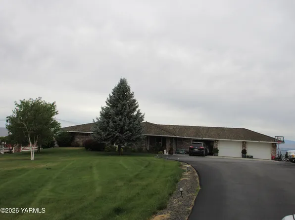 510 Warrior Rd, Yakima, WA 98901