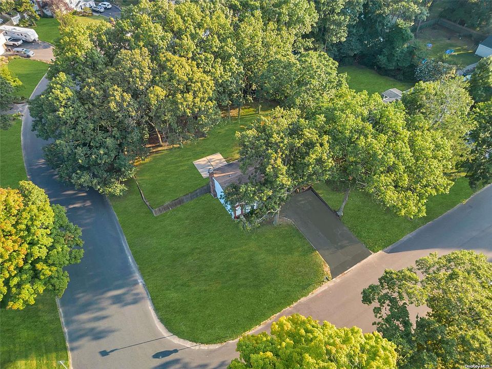 1st image of 26 Mayflower Lane