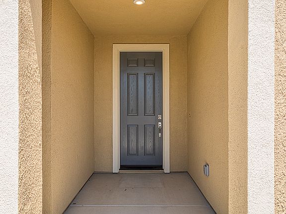 3rd image of 4272 Hydra Cir