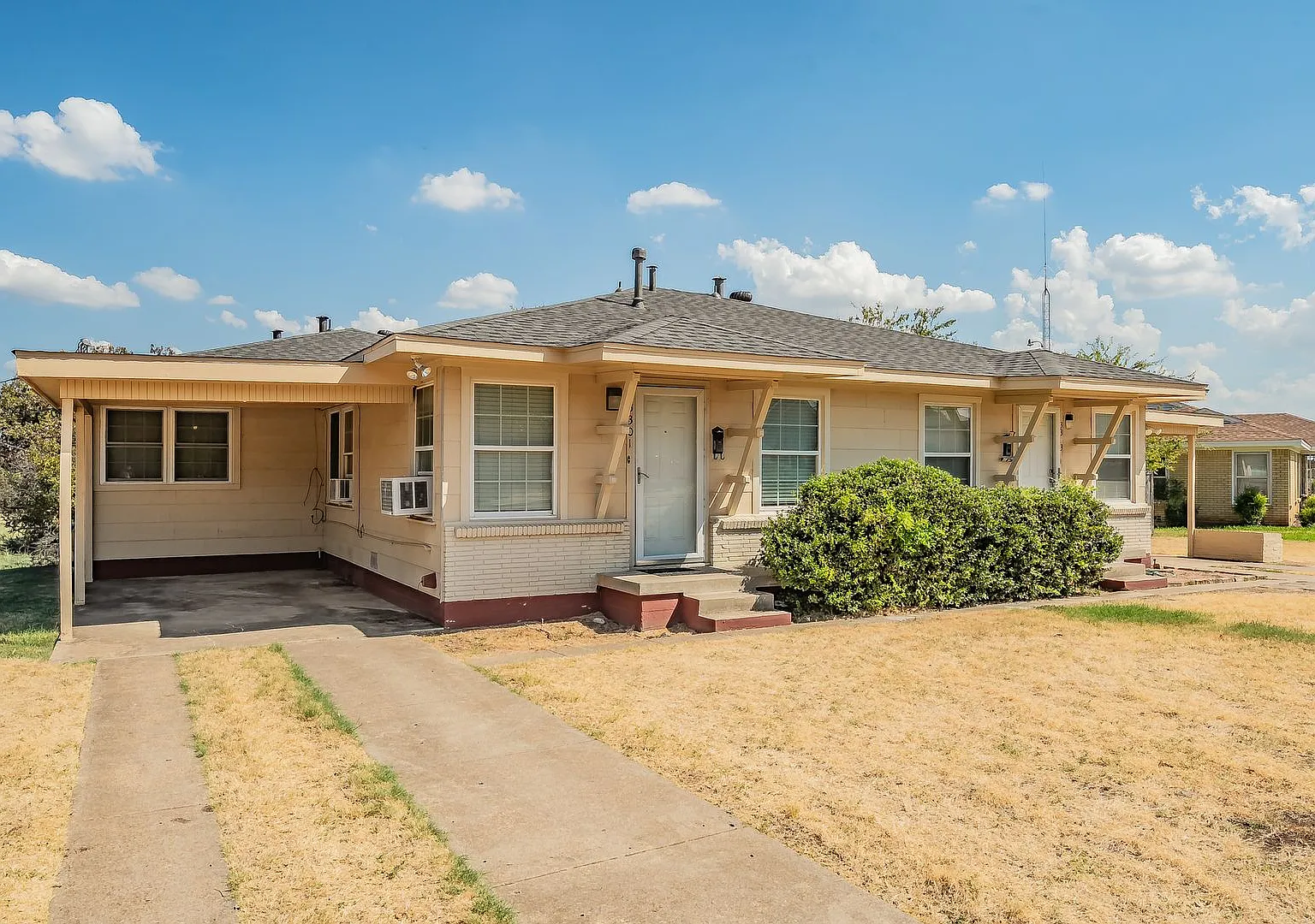 Charming one-bedroom in Ridglea — Photo 1