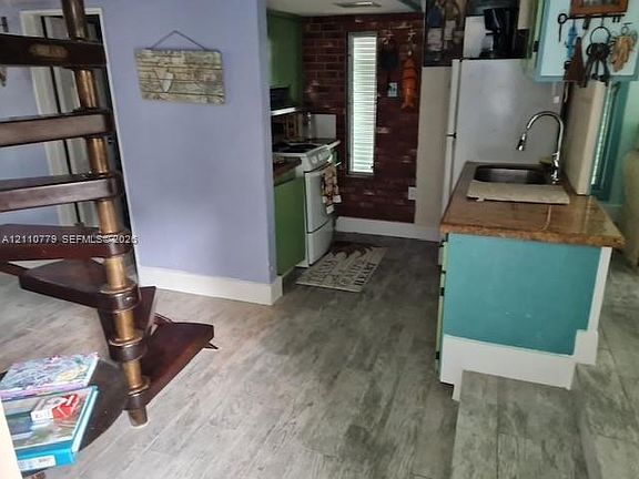 4th image of 35 Dolphin Rd