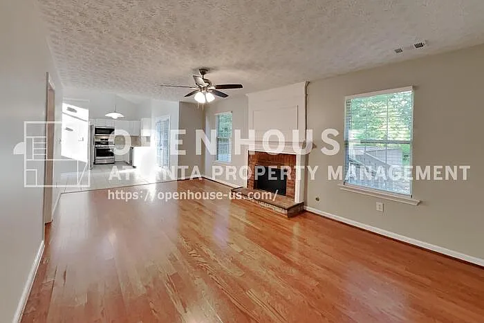 1716 Chanson Pl NE — Photo 3