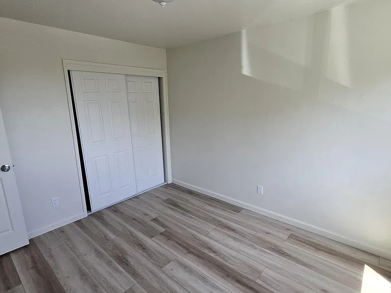 3 bed, 1.0 bath, 1100 sqft, $2,895 — Photo 7