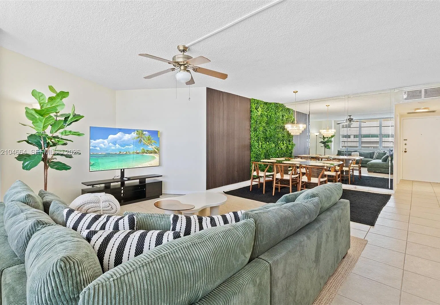 Sea Air Towers Condo — Photo 1