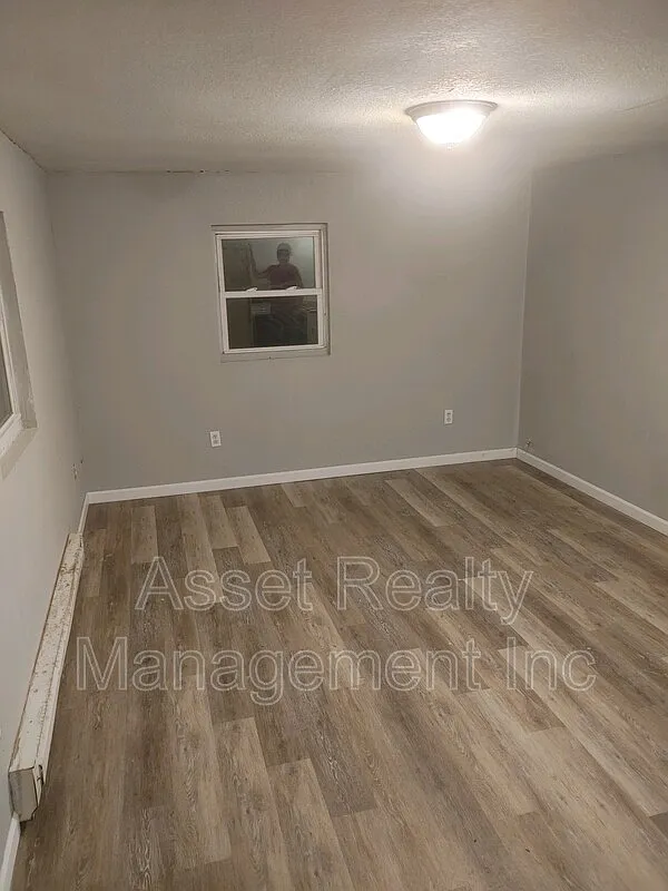 1 bed, 1.0 bath, 500 sqft, $795 — Photo 2