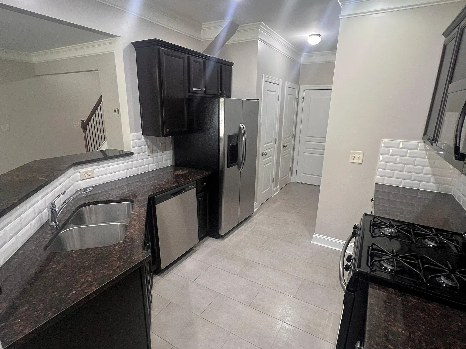 3 bed, 2.5 bath, 1860 sqft, $2,480 — Photo 4