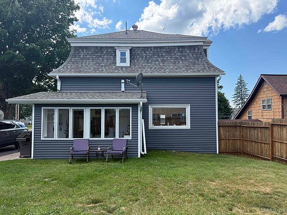 2nd image of 303 4th Ave S
