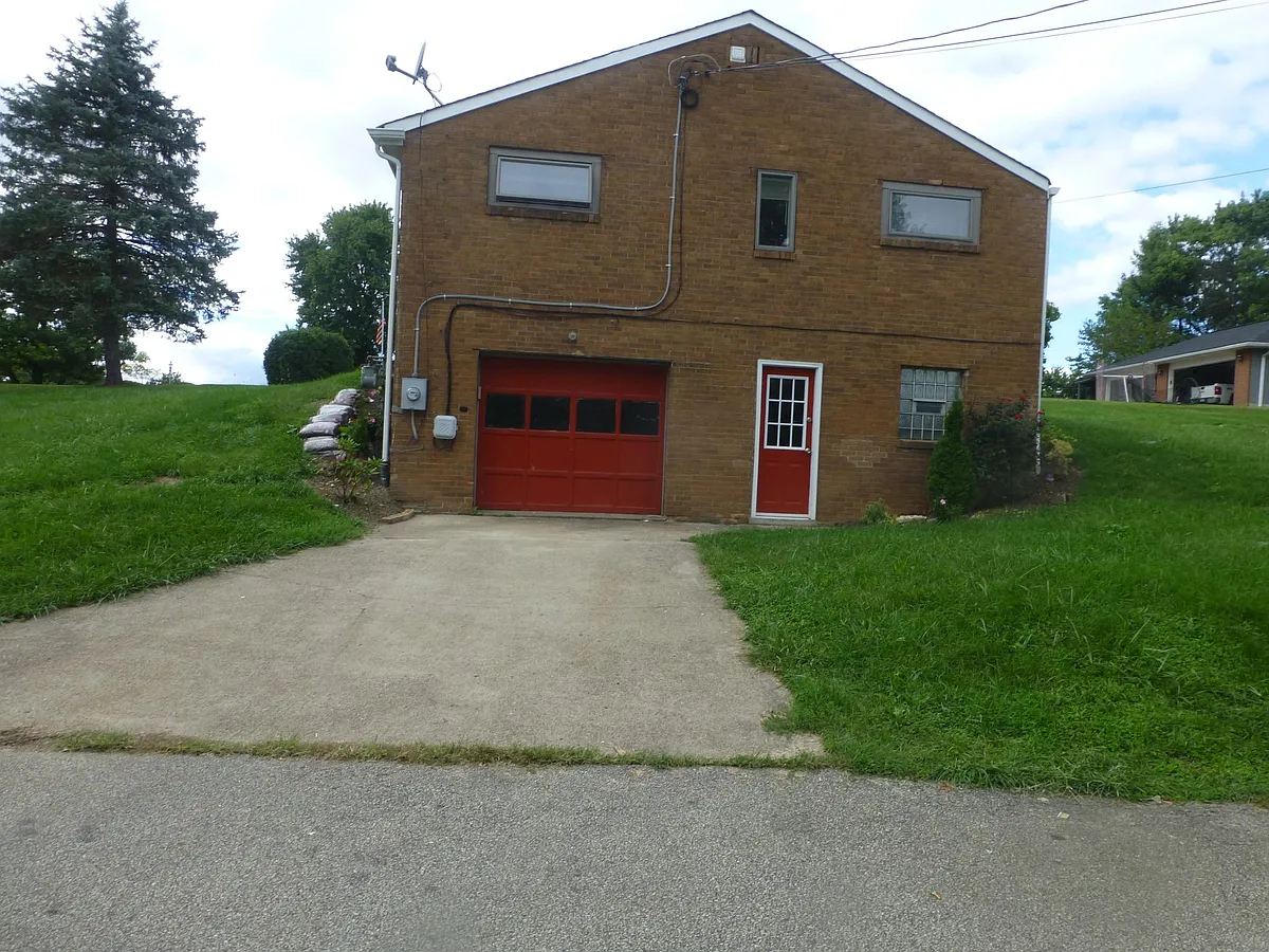 Building Photo - 2020 George Ln