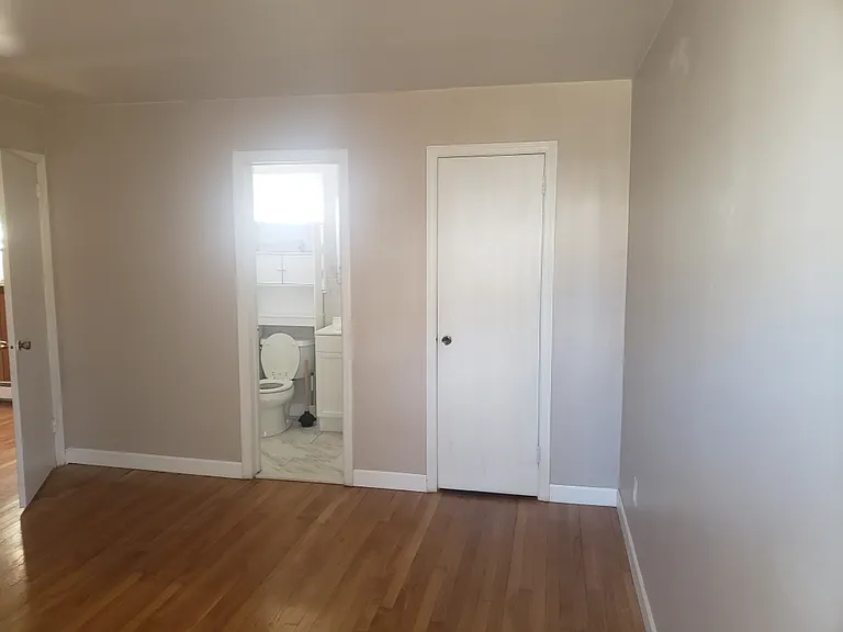 464 Bellmore Rd — Photo 3