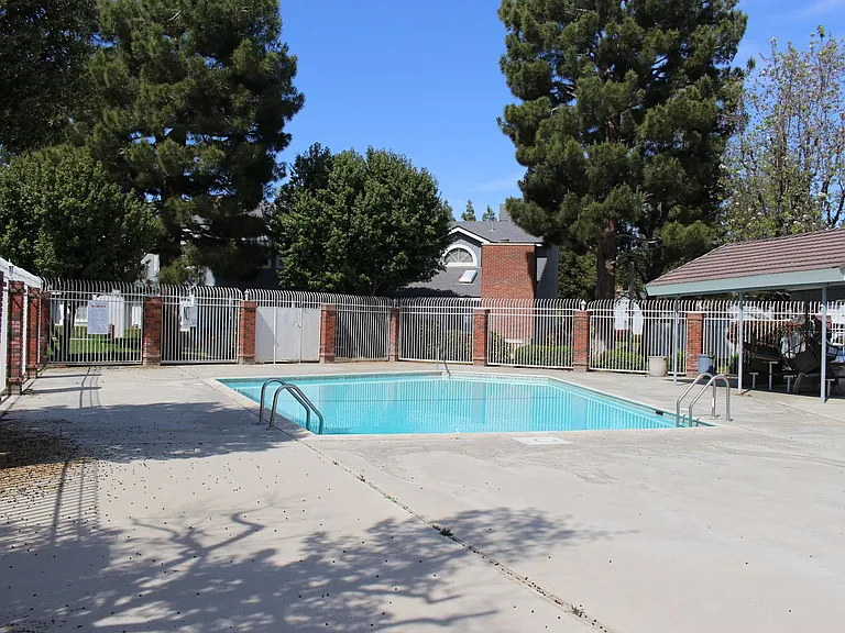 2600 Brookside Dr #12 — Photo 20