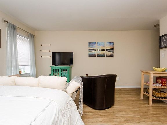 4th image of 219 S Payne St APT 303