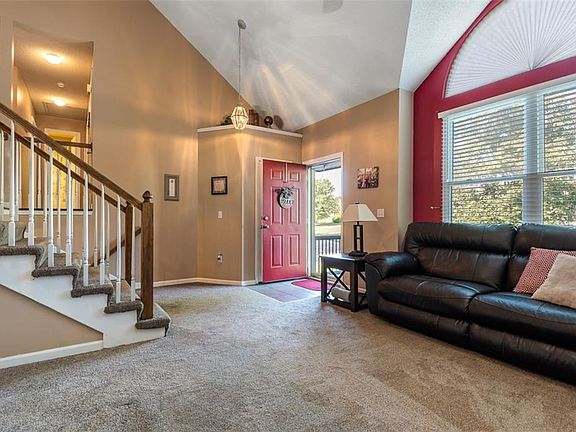 5th image of 5811 Meadowsweet Ln