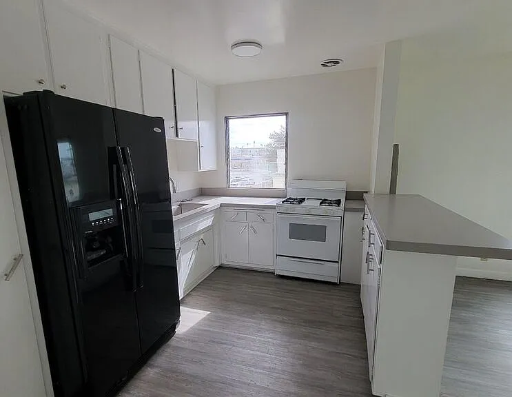 933 S Norton Ave #6 — Photo 3