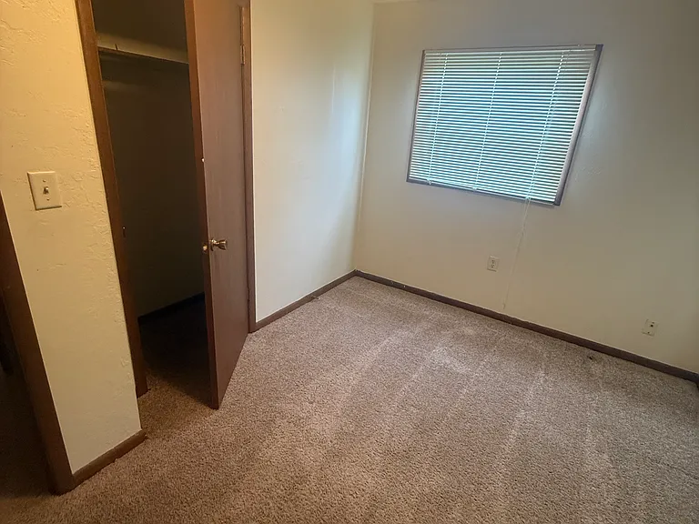 616 S Clinton St #3 — Photo 4