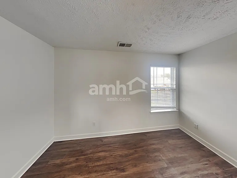 878 Daybreak Dr — Photo 14