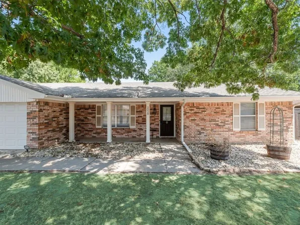2228 Picadilly Ln, Denton, TX 76209