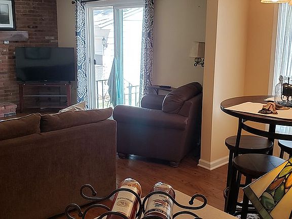 4th image of 3385 Elmwood St