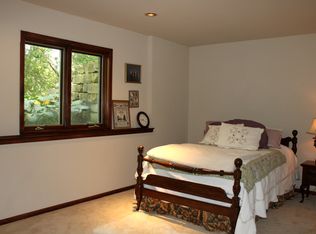 9262 Lake Ridge Dr, Clarkston, MI 48348