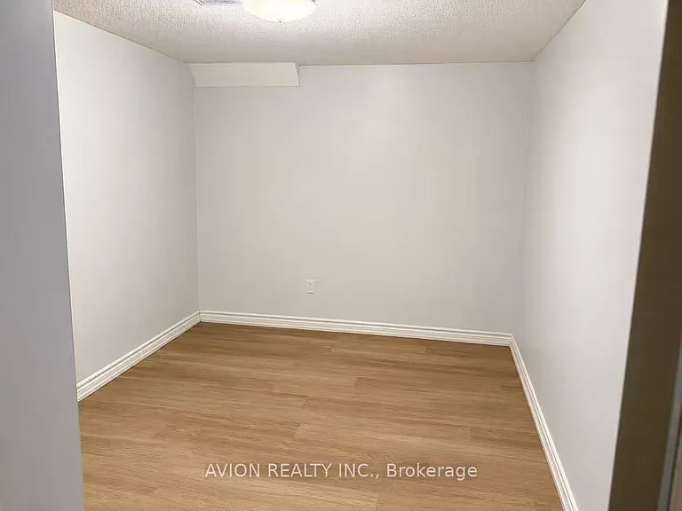 29 Falling River Dr #BASEMENT — Photo 10