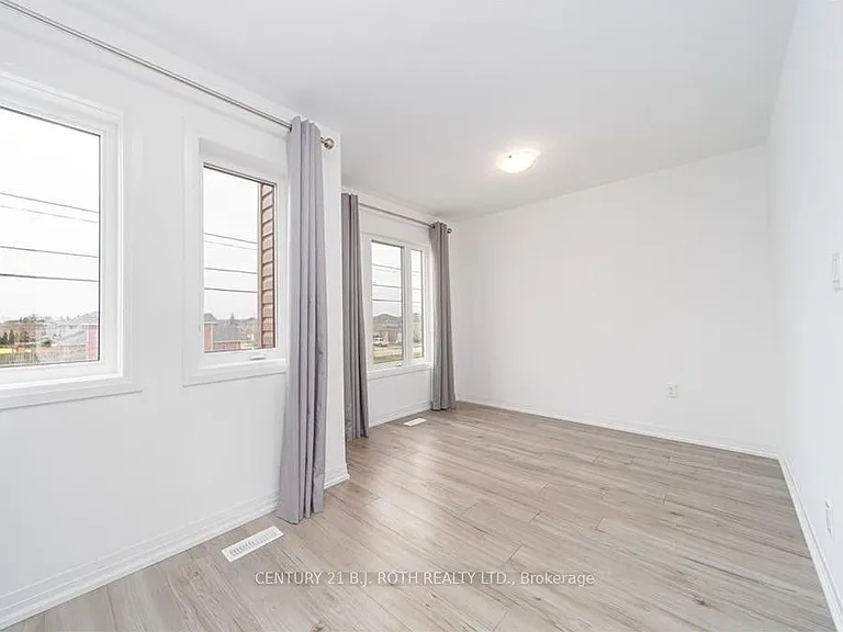 17 Fairlane Ave — Photo 13