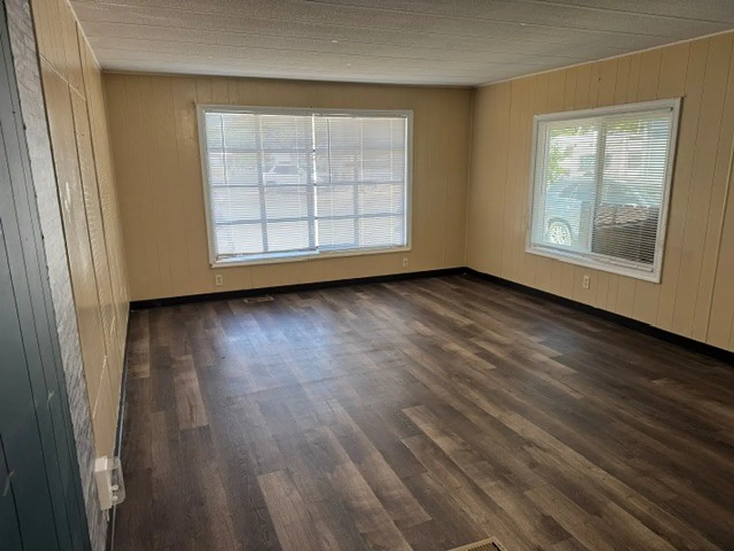Naches Mobile Court — Photo 3