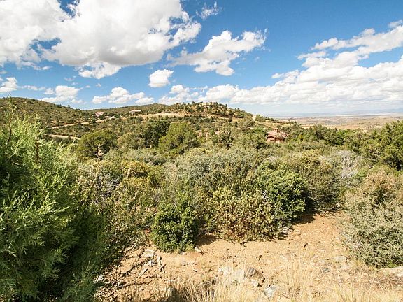 3rd image of 480 Rockrimmon Cir