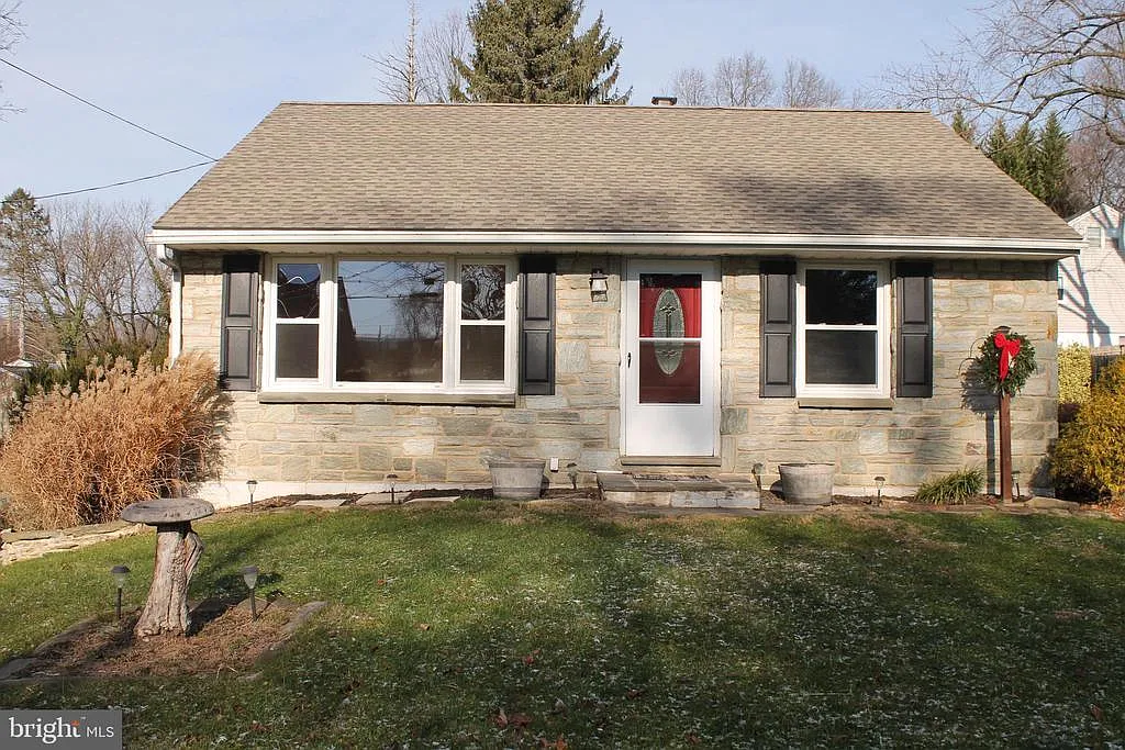1711 Wiker Ave photo 1