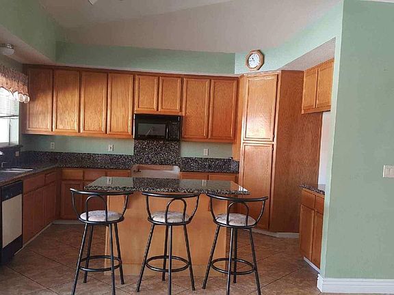4th image of 1005 Kate Linde Cir
