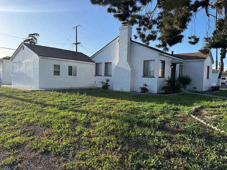 13831 Manor Dr — Photo 26