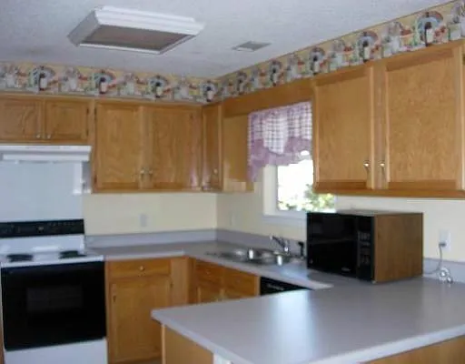 Building Photo - 115 Dukes Way