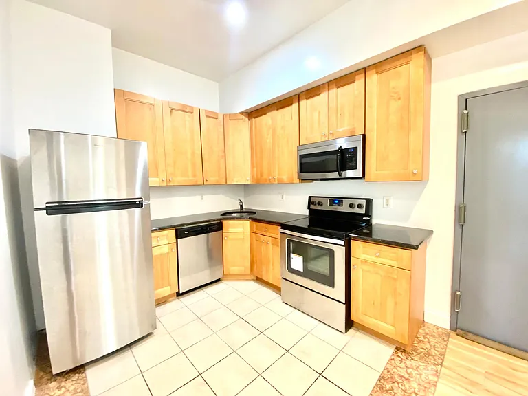 439 N 13th St #3A — Photo 4