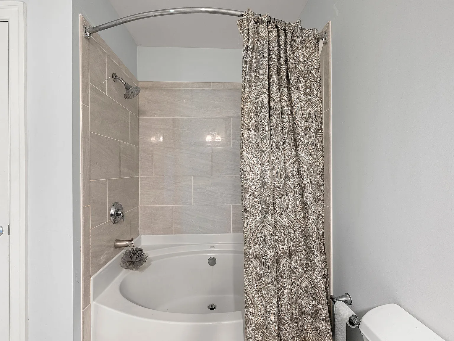 1 bed, 934 sqft, $2,200 — Photo 4