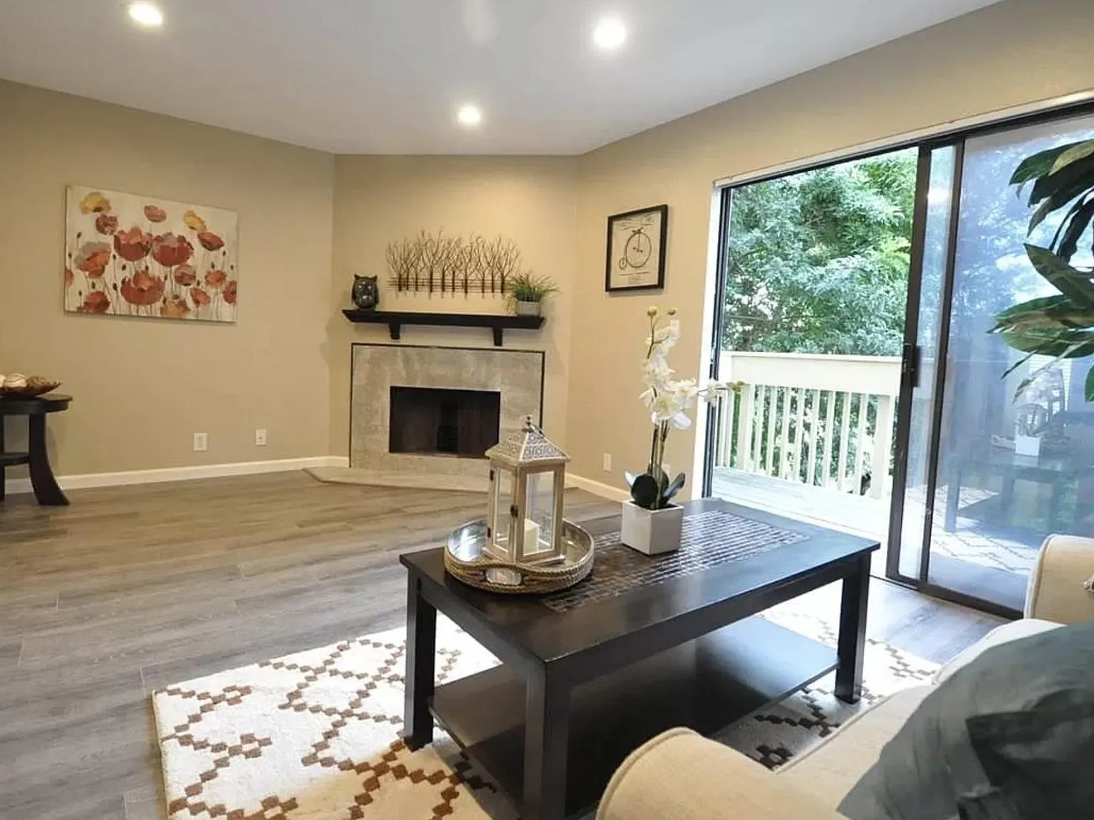 3 bed, 2.5 bath, 1500 sqft, $3,300 — Photo 3
