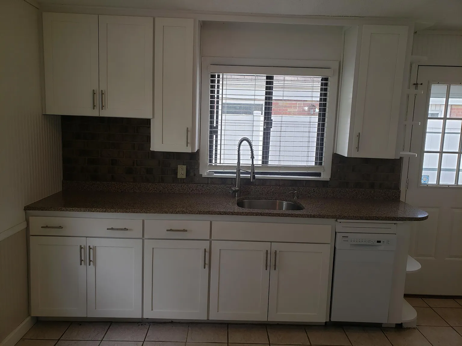 2 bed, 738 sqft, $1,550 — Photo 2
