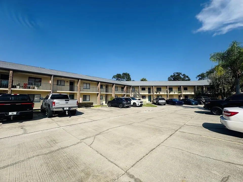 100 Canebreakers Dr