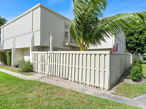 12128 Regal Court E, Wellington, FL 33414
