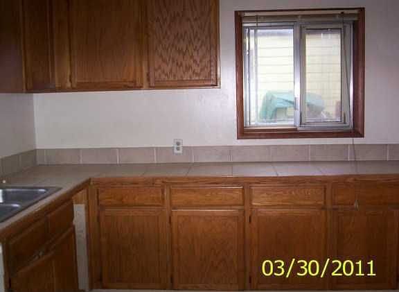 5th image of 2915 E North St