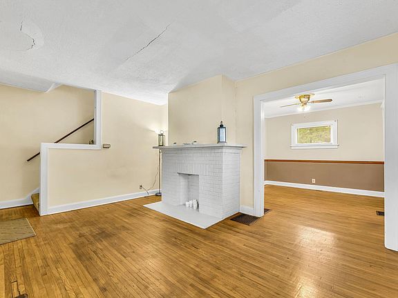5th image of 2201 Ferris Rd