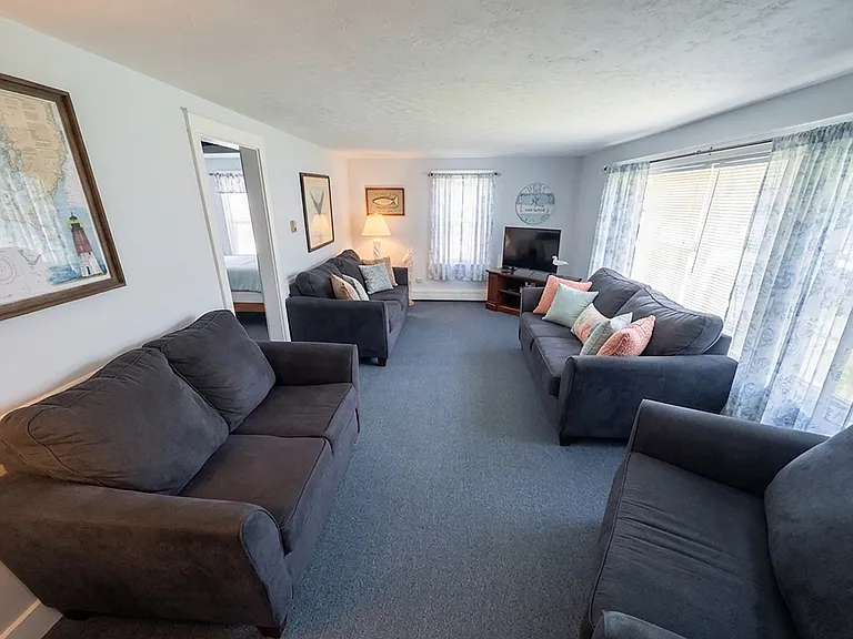 11 Middle Rd — Photo 5