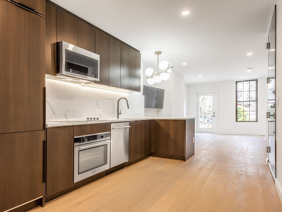 1st image of 5-13 51st Ave #1F